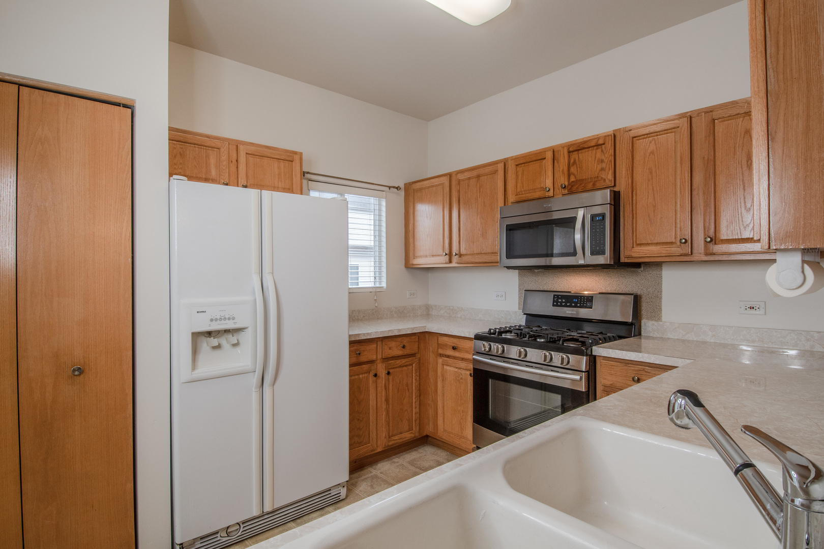 114 Enclave Circle, Unit B Bolingbrook, IL 60440 - Photo 13 of 32