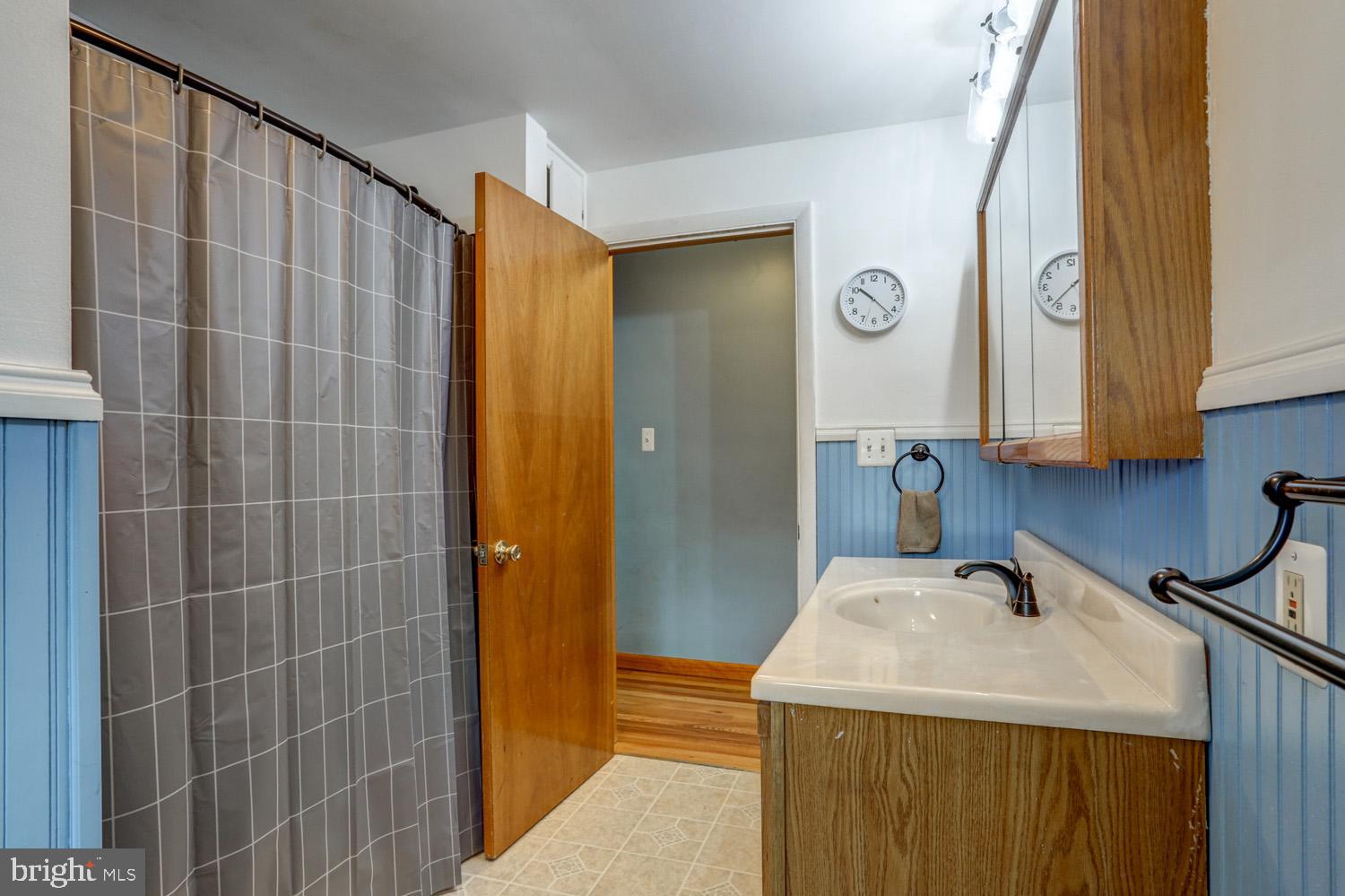 5452 Strasburg Road Gap, PA 17527 - Photo 20 of 35 Full Bathroom