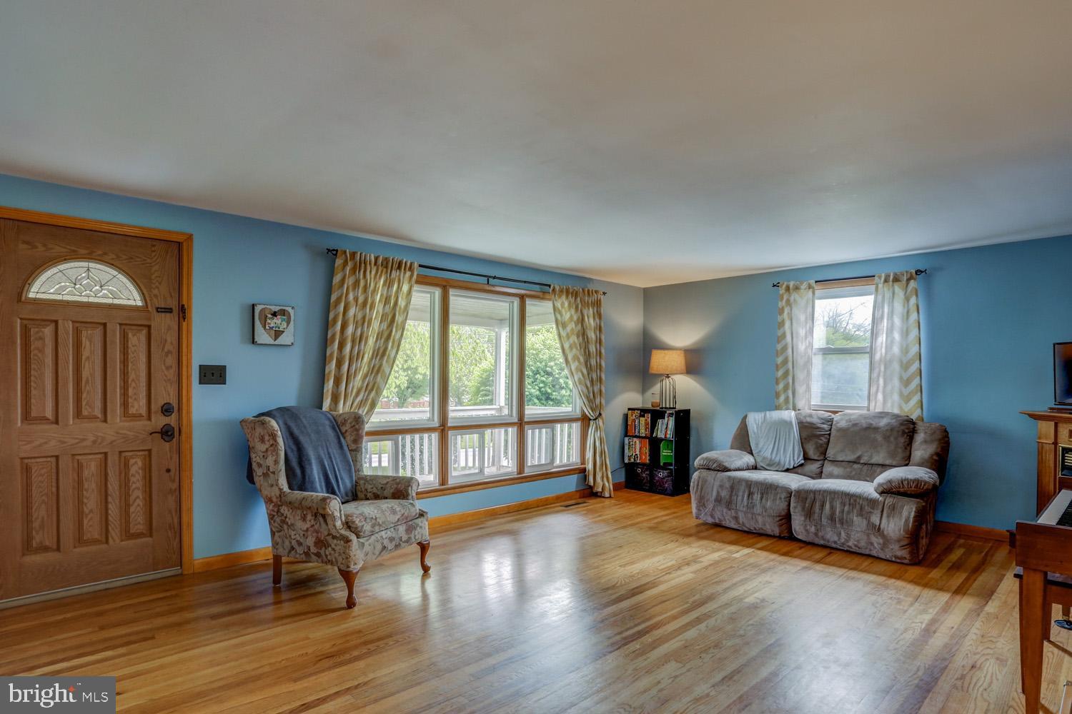 5452 Strasburg Road Gap, PA 17527 - Photo 10 of 35 Living Room