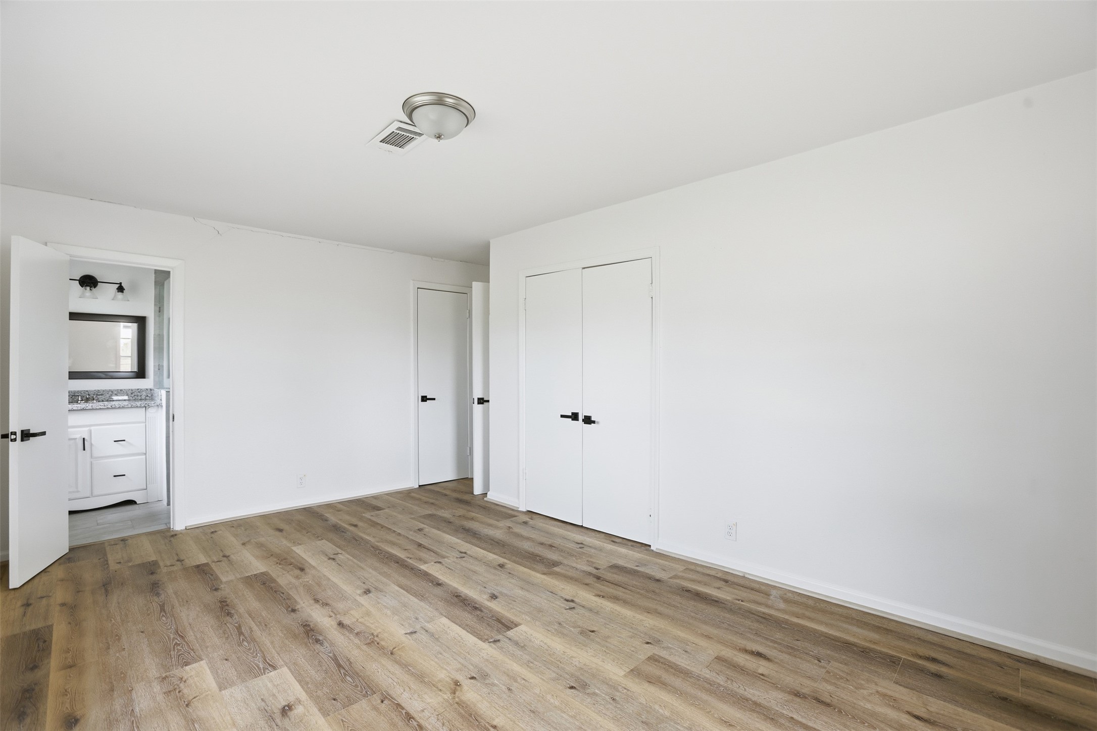 2751 Piper Road Pearland, TX 77581 - Photo 14 of 24 a view of a room