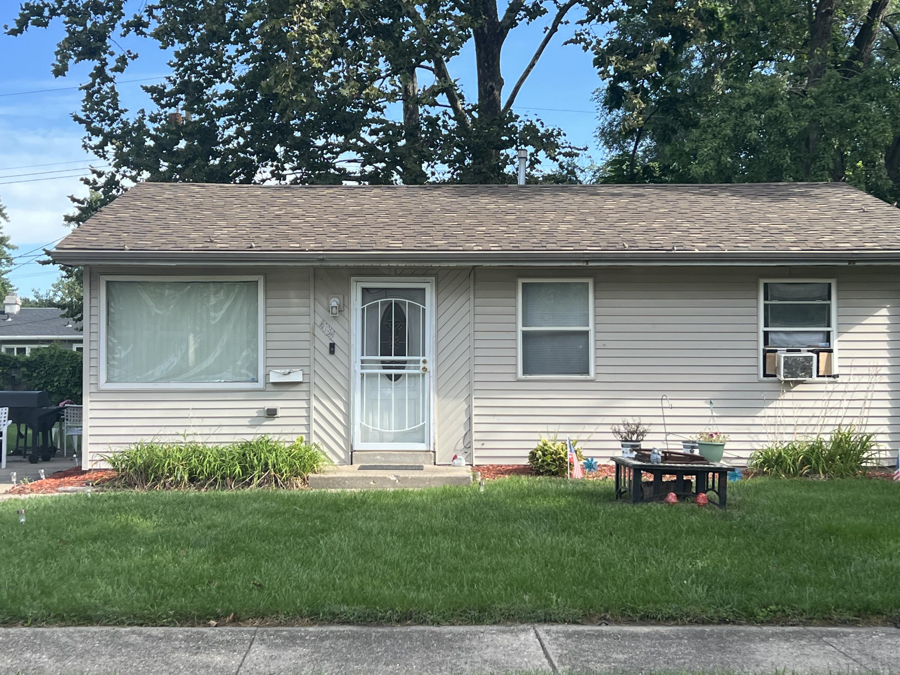 2059 Williams Street Gary, IN 46404 - Photo 4 of 5 a front view of house with yard