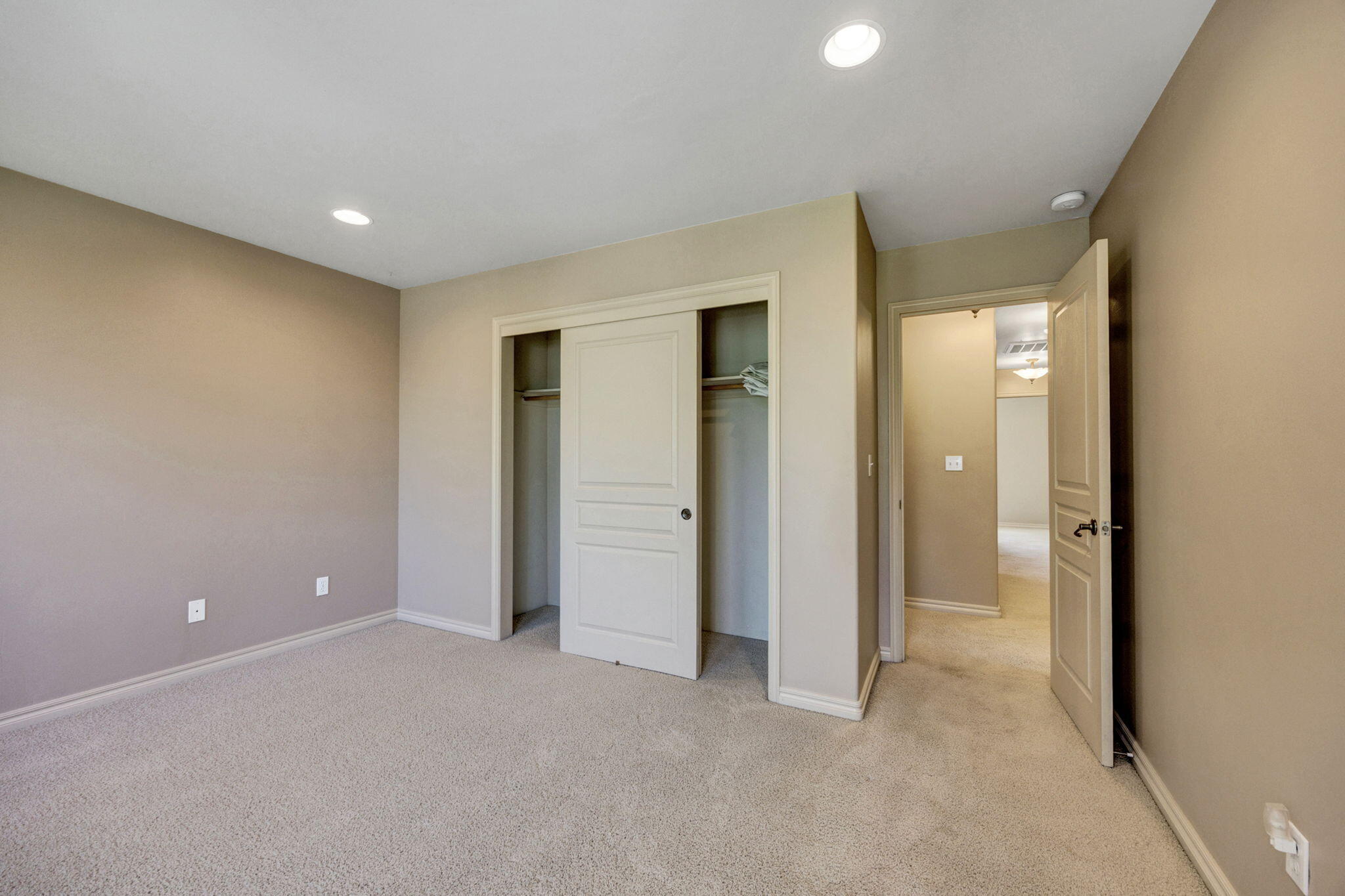 523 Ridgeway Avenue Central Point, OR 97502 - Photo 51 of 68 a view of empty room
