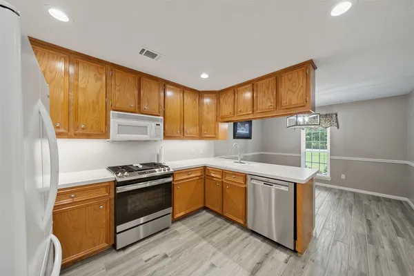 $2,600 | 18823 Cypress Church Road, Cypress, TX 77433