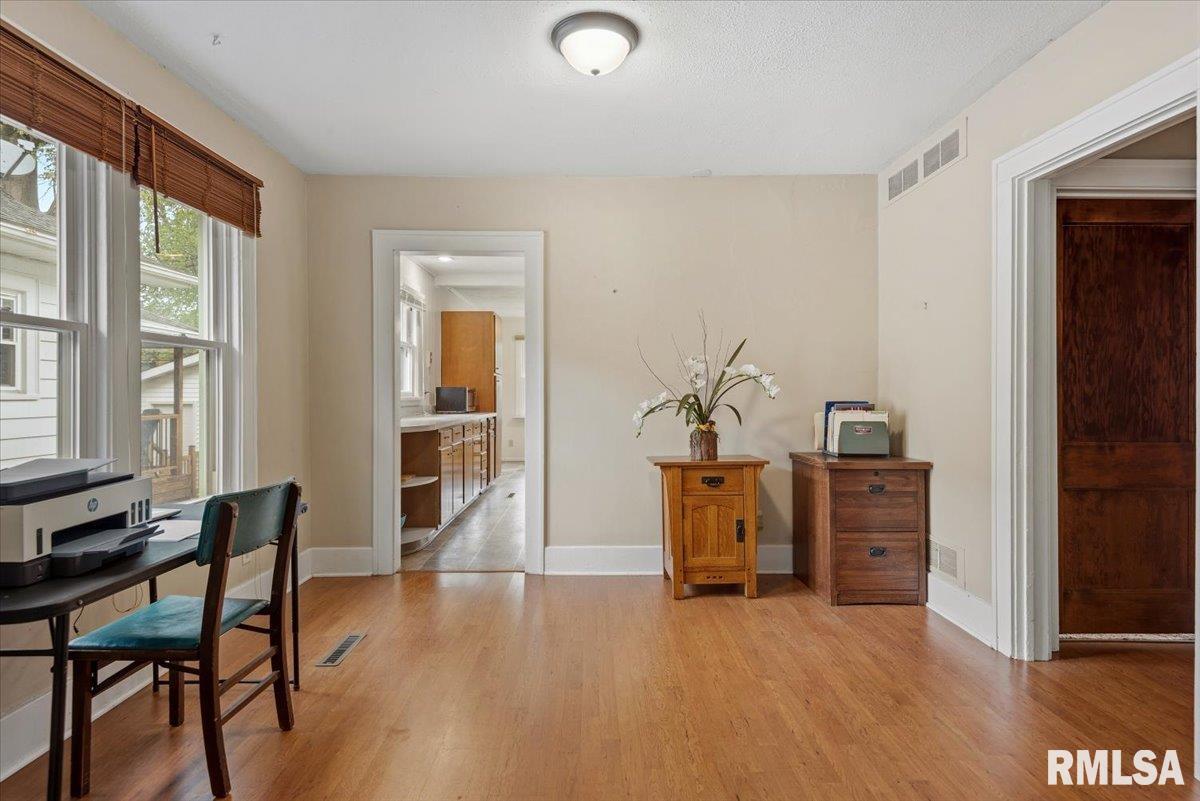 1816 South Lowell Avenue Springfield, IL 62704 - Photo 5 of 24