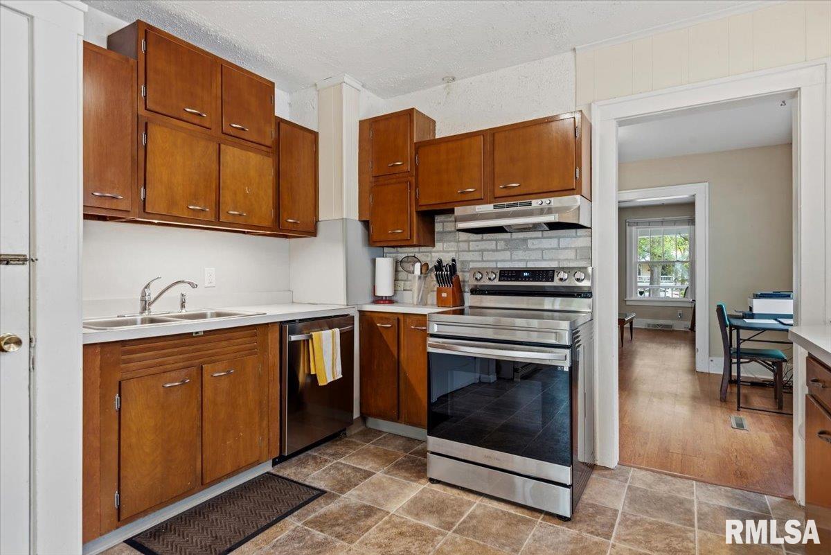 1816 South Lowell Avenue Springfield, IL 62704 - Photo 8 of 24