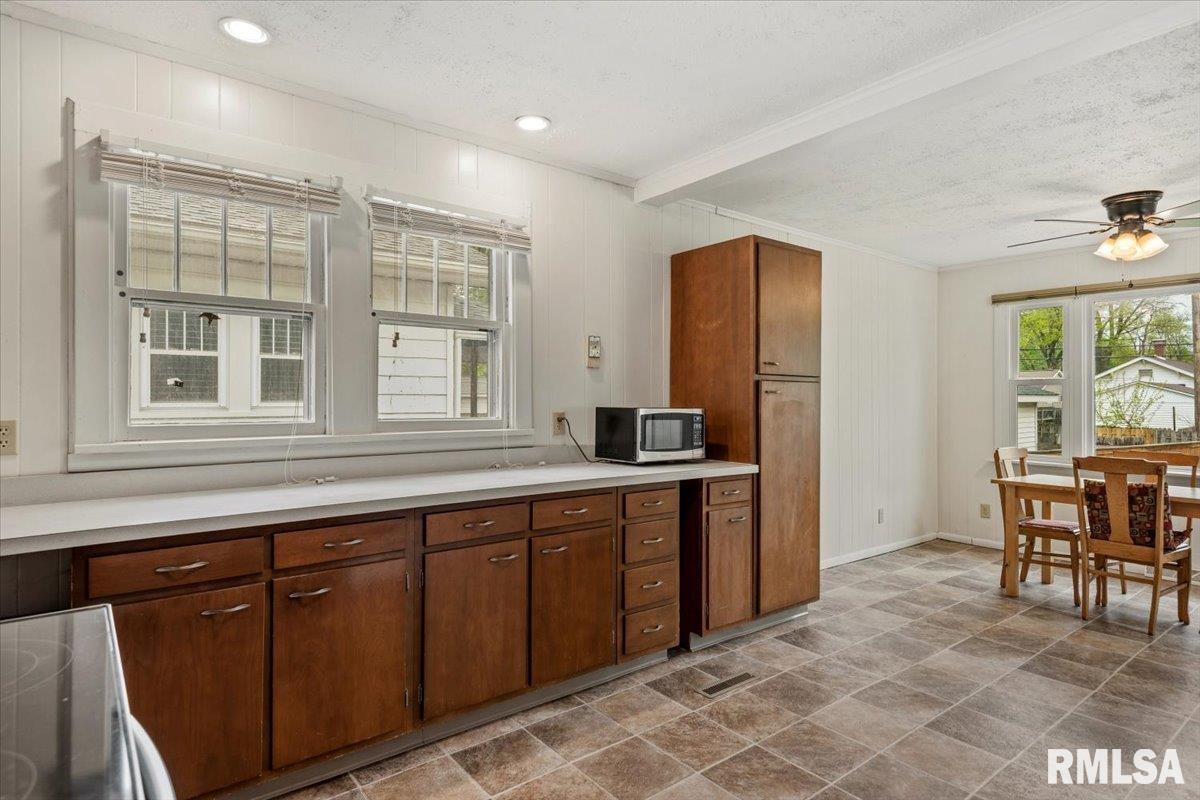 1816 South Lowell Avenue Springfield, IL 62704 - Photo 9 of 24