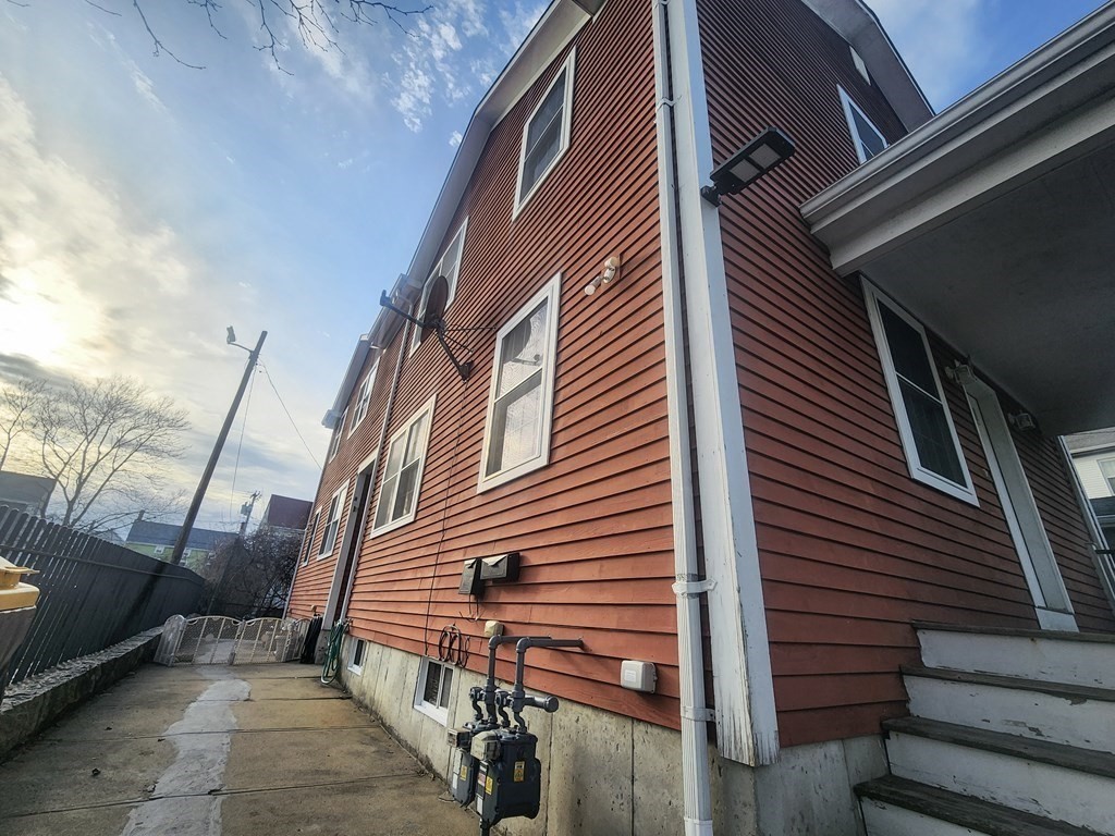 311 5th Street, Unit 1B Fall River, MA 02721 - Photo 3 of 34