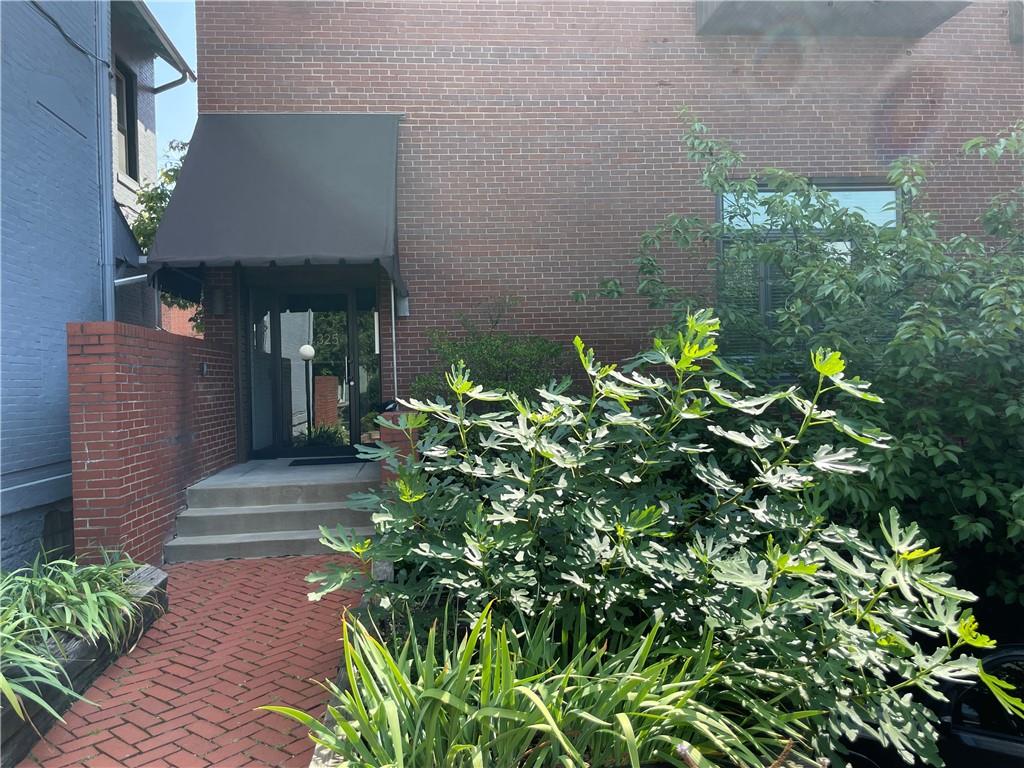 325 South Highland Ave Unit 101  