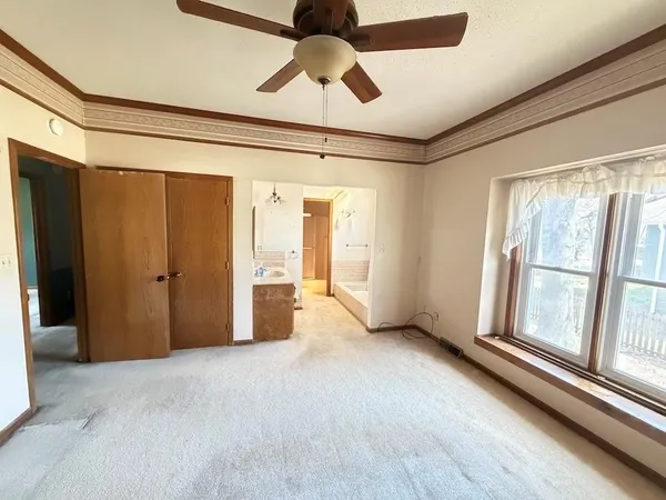 $290,000 | 613 Southeast Brentwood Drive, Lee's Summit, MO 64063