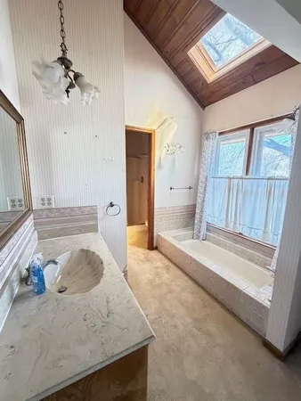$290,000 | 613 Southeast Brentwood Drive, Lee's Summit, MO 64063