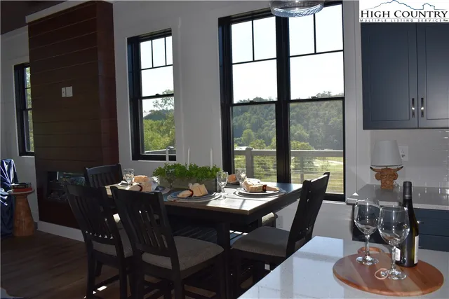 a view of a livingroom and dining room