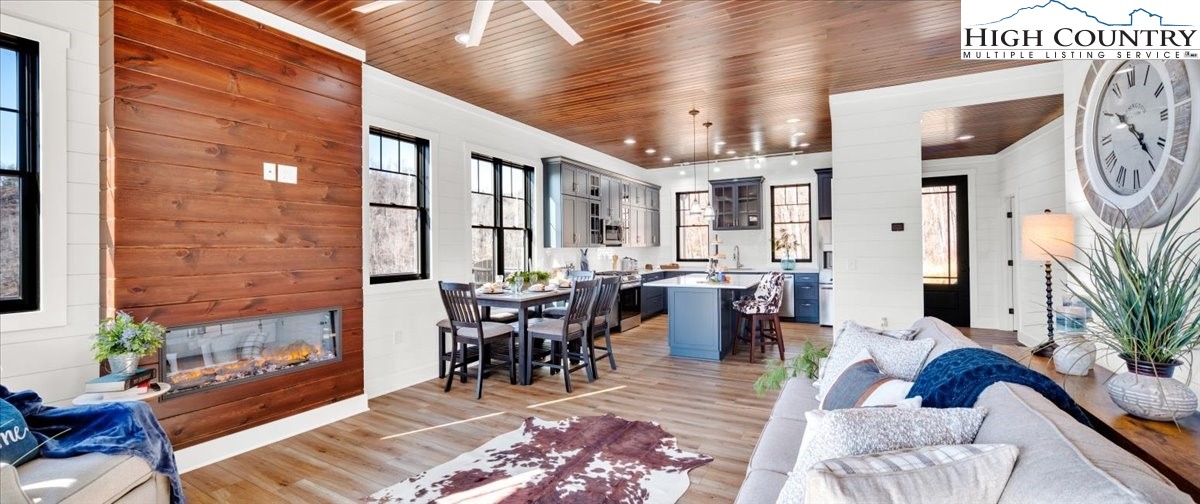 1518 Moxley Ridge Road Independence, VA 24348 - Photo 16 of 50 a view of a livingroom and dining room