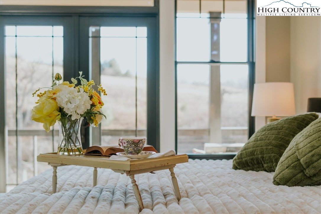 1518 Moxley Ridge Road Independence, VA 24348 - Photo 22 of 50 a living room with furniture