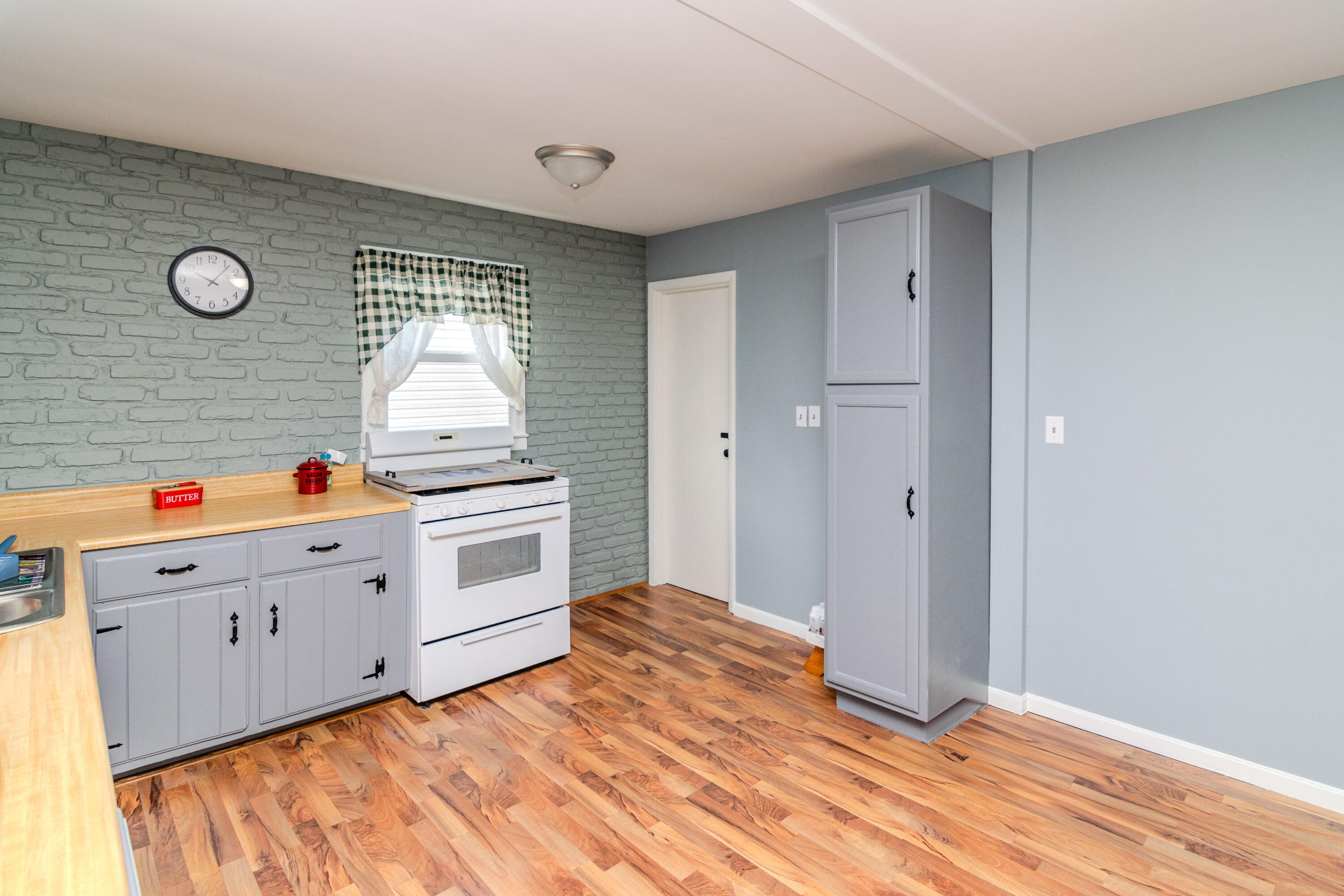 217 Locust Grove Road Winchester, KY 40391 - Photo 11 of 48 Kitchen
