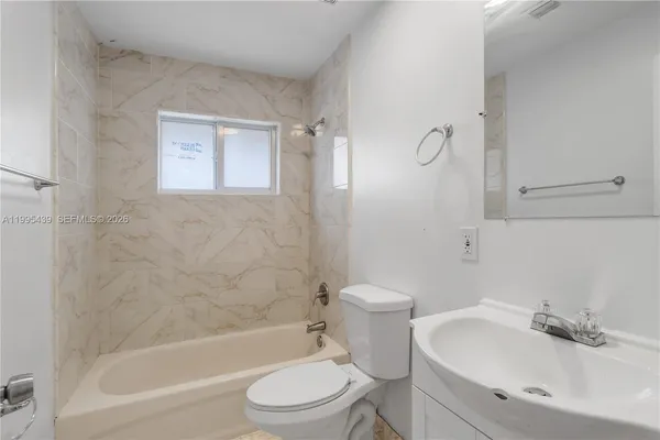 $3,000 | 2132 Northwest 47th Street, Unit 2132, Miami, FL 33142