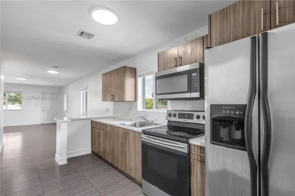 $3,000 | 2132 Northwest 47th Street, Unit 2132, Miami, FL 33142