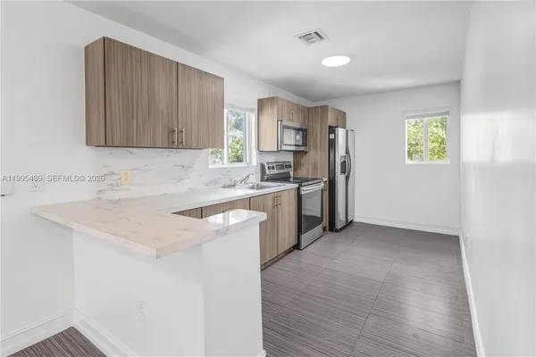 $3,000 | 2132 Northwest 47th Street, Unit 2132, Miami, FL 33142