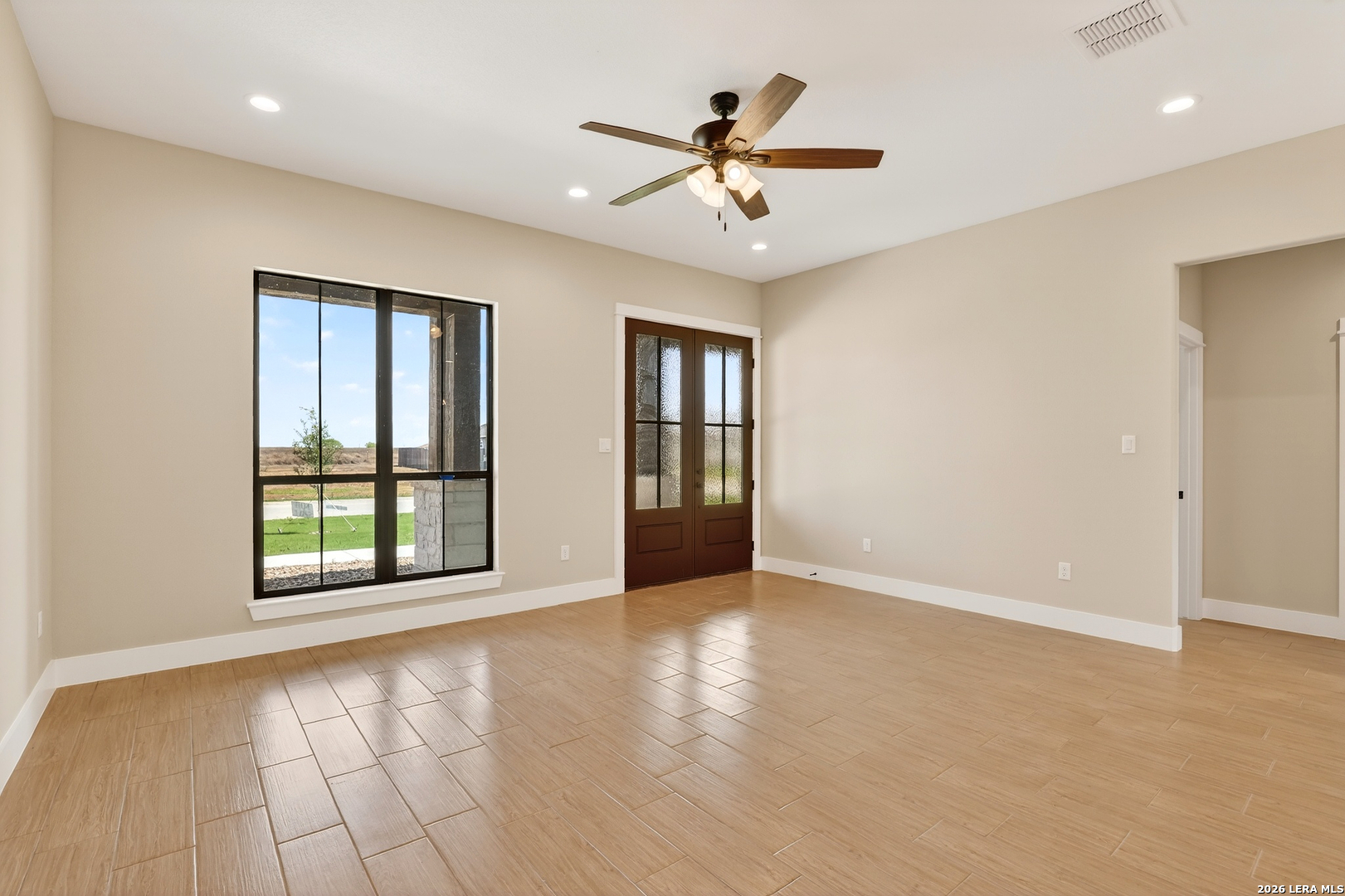 721 North Dickson Street Poth, TX 78147 - Photo 9 of 40