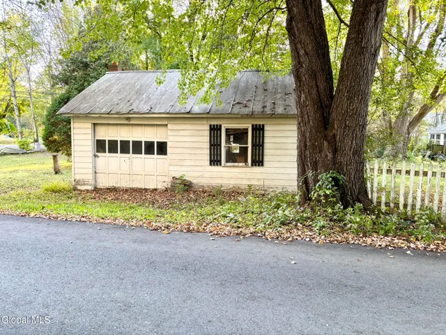 $258,900 | 1154 County Route 25, Kinderhook, NY 12106