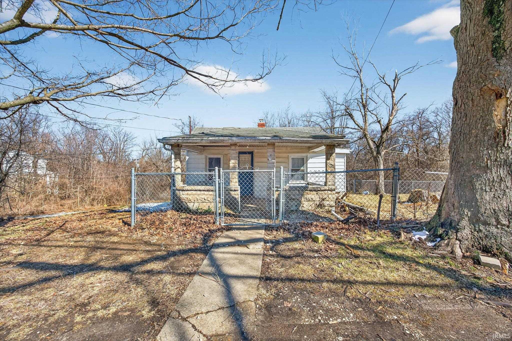 1530 West Arlington Road Bloomington, IN 47404 - Photo 2 of 29