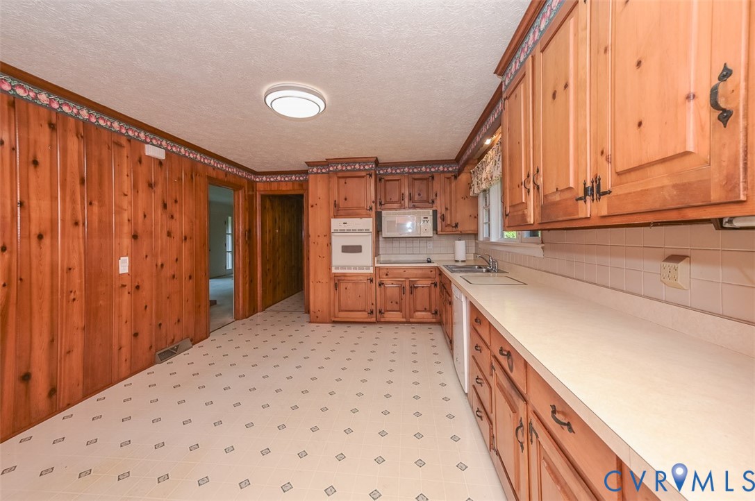 1251 Mill Road Henrico, VA 23231 - Photo 3 of 24