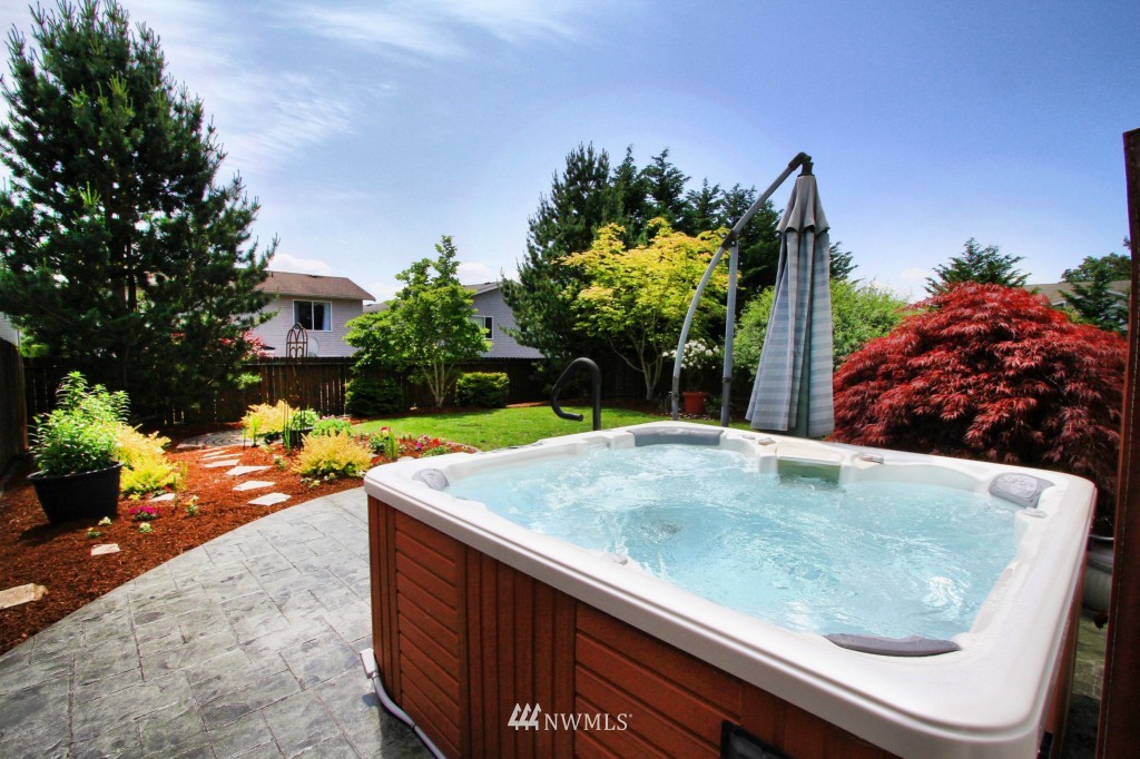 5125 Northeast 5th Street Renton, WA 98059 - Photo 3 of 24