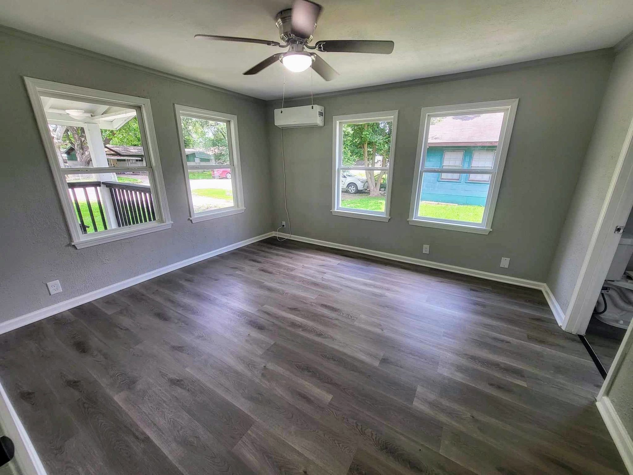 406 East Foley Street Alvin, TX 77511 - Photo 15 of 23 Bedroom 1