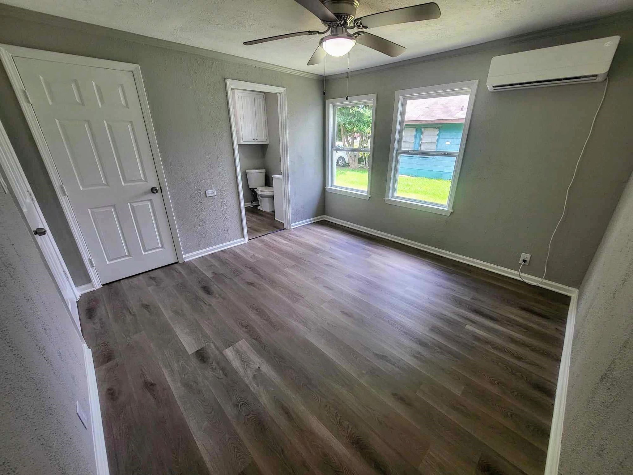 406 East Foley Street Alvin, TX 77511 - Photo 20 of 23 Bedroom 2