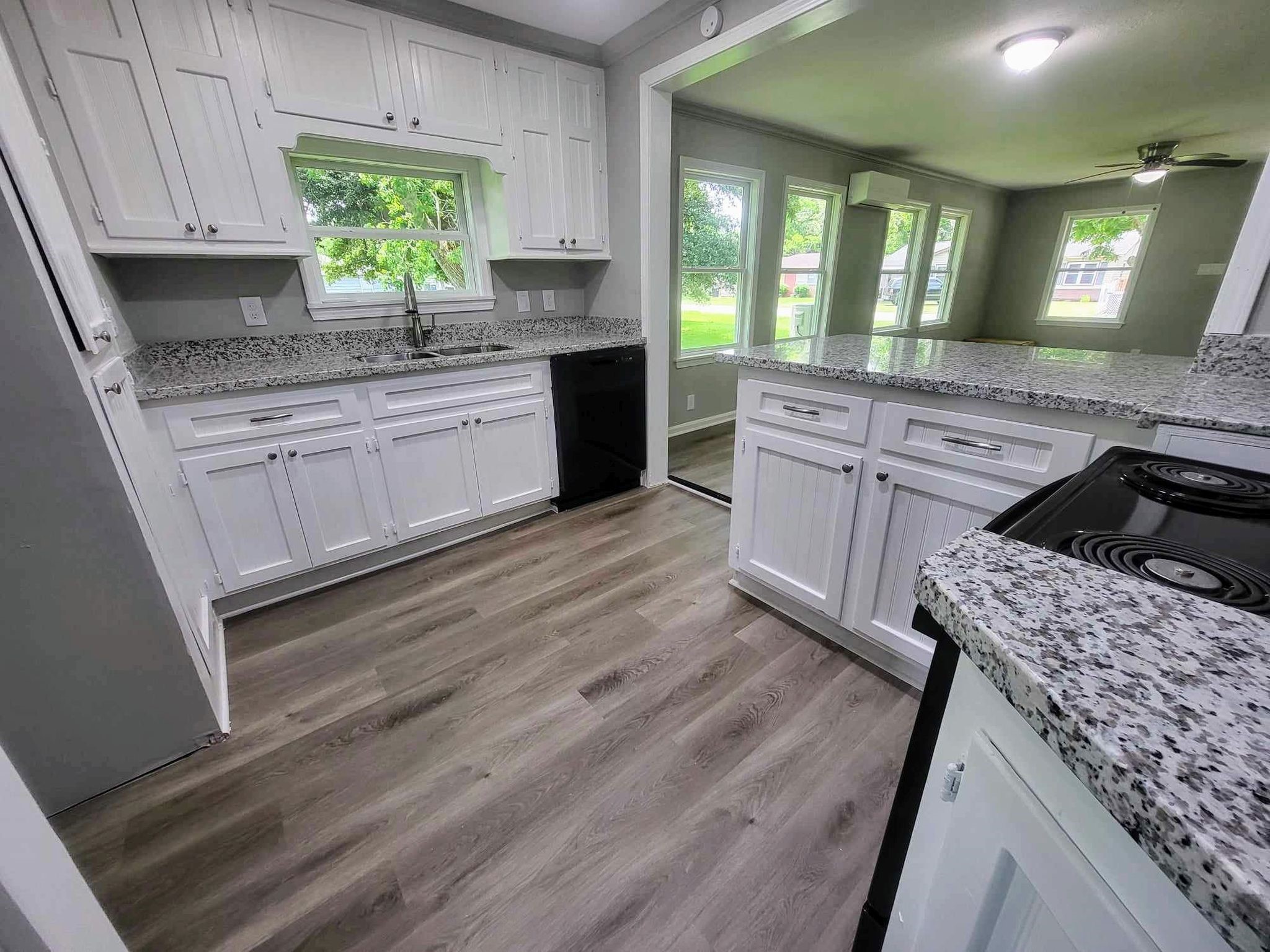 406 East Foley Street Alvin, TX 77511 - Photo 9 of 23 Sufficient cabinet space