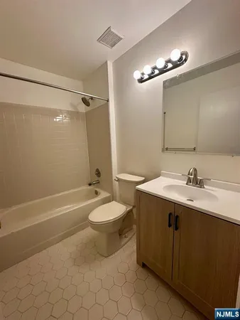 $3,150 | 499 Quince Court, Mahwah, NJ 07430