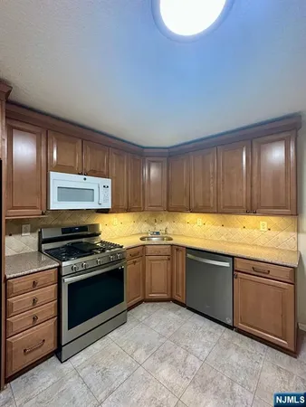 $3,150 | 499 Quince Court, Mahwah, NJ 07430