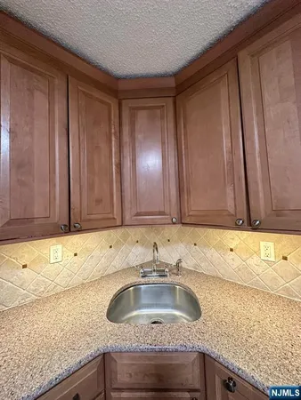 $3,150 | 499 Quince Court, Mahwah, NJ 07430