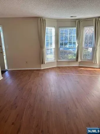 $3,150 | 499 Quince Court, Mahwah, NJ 07430
