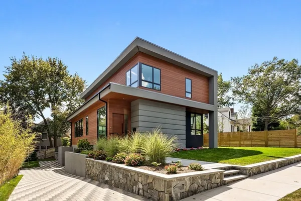$3,195,000 | 90 Auburndale Avenue, Newton, MA 02465
