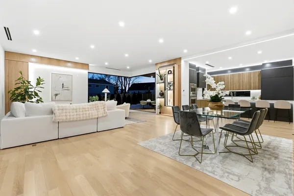 $3,195,000 | 90 Auburndale Avenue, Newton, MA 02465