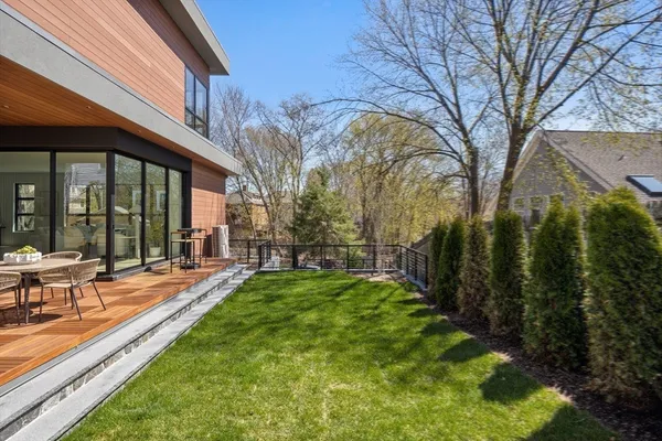 $3,195,000 | 90 Auburndale Avenue, Newton, MA 02465