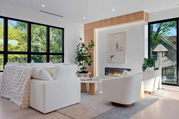 $3,195,000 | 90 Auburndale Avenue, Newton, MA 02465