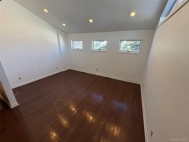 $3,300 | Undisclosed Address, Hauppauge, NY 11788