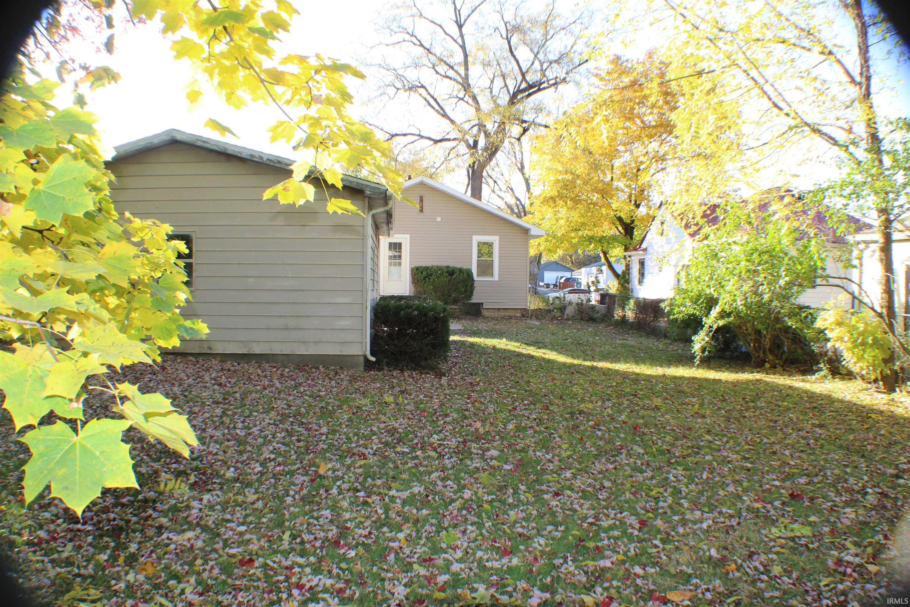 1569 Vernon Street Wabash, IN 46992 - Photo 2 of 18