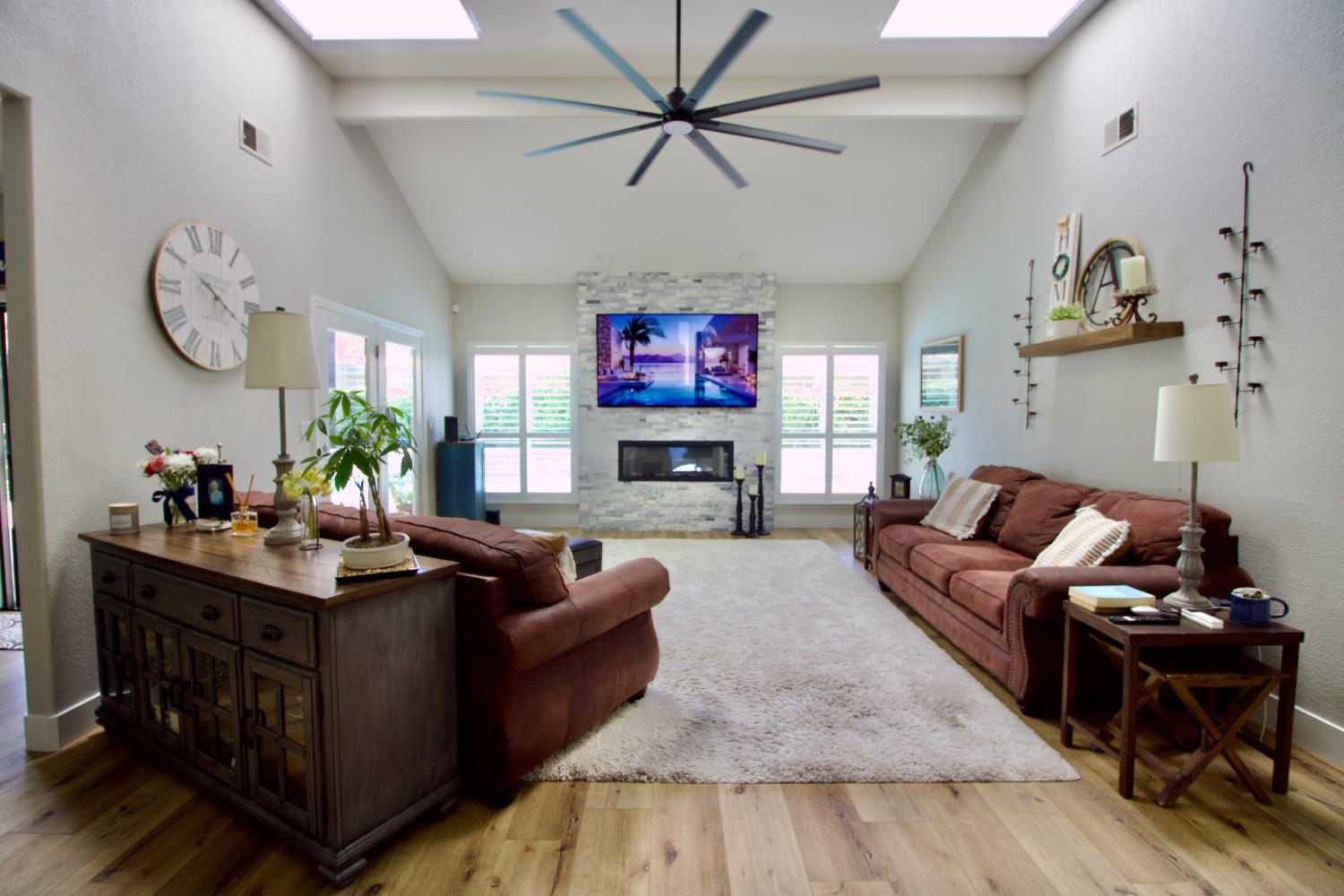 912 Bogarin Lane Ripon, CA 95366 - Photo 2 of 24