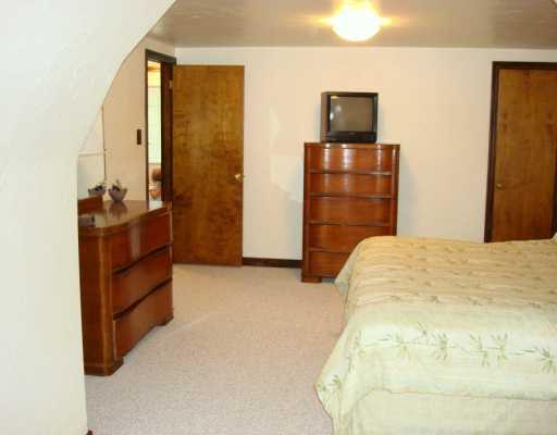 990 Cochran Mill Road Pittsburgh, PA 15236 - Photo 6 of 8 Master Bedroom.
