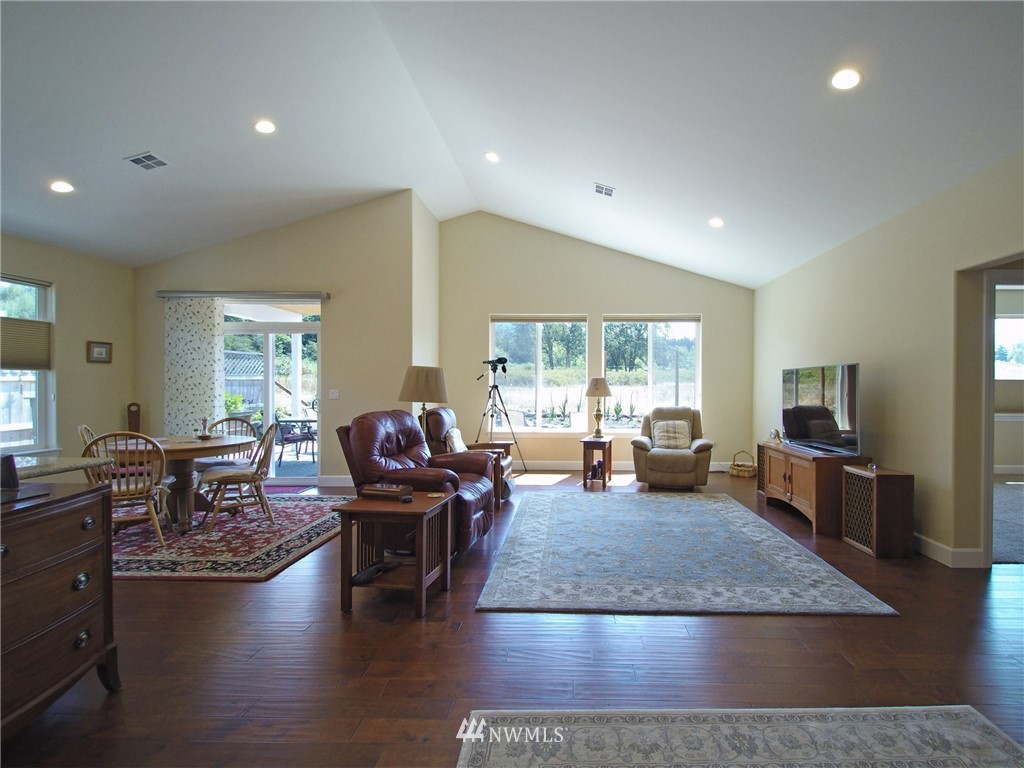 71 Jara Way Sequim, WA 98382 - Photo 4 of 25 Gallery Image 4