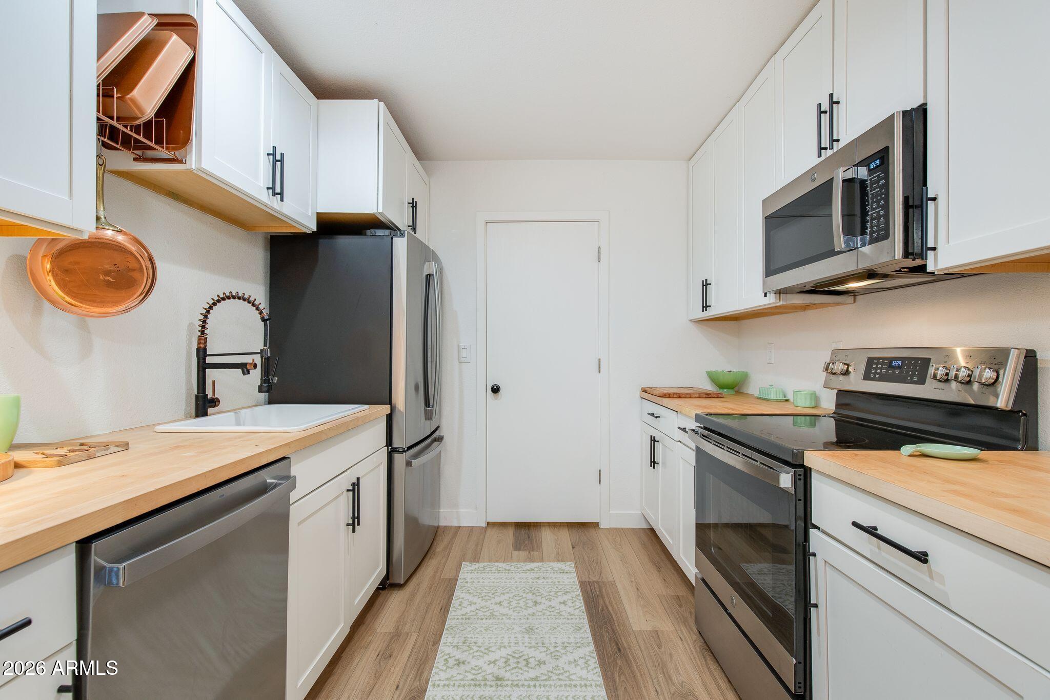 3511 East Baseline Road, Unit 1103 Phoenix, AZ 85042 - Photo 9 of 22 Kitchen
