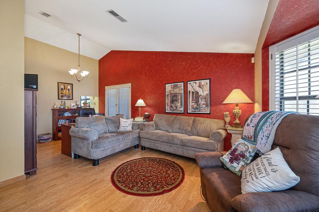 9963 River Mist Way Rancho Cordova, CA 95670 - Photo 13 of 34