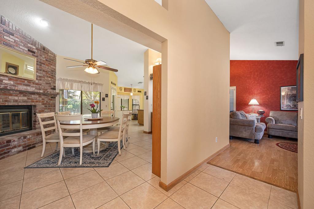 9963 River Mist Way Rancho Cordova, CA 95670 - Photo 4 of 34