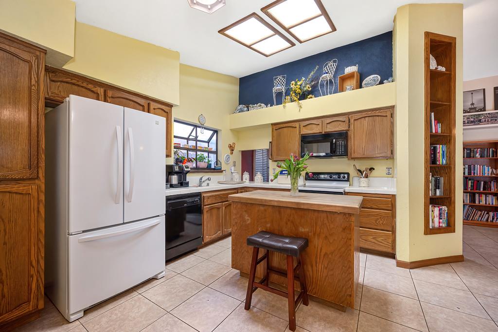 9963 River Mist Way Rancho Cordova, CA 95670 - Photo 8 of 34