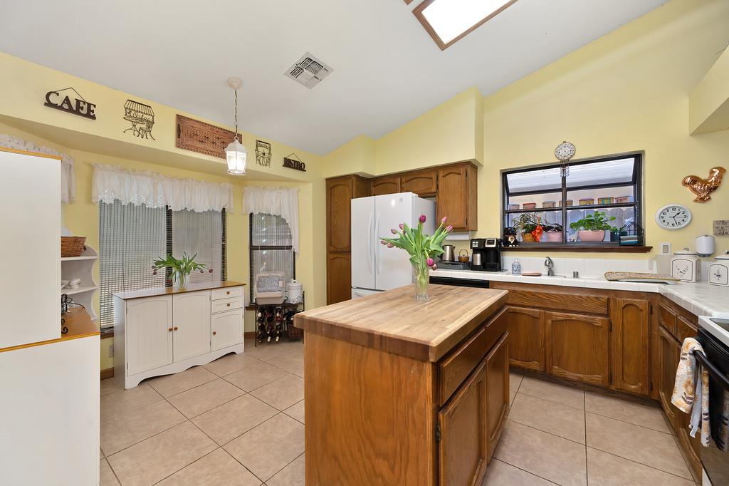 9963 River Mist Way Rancho Cordova, CA 95670 - Photo 10 of 34