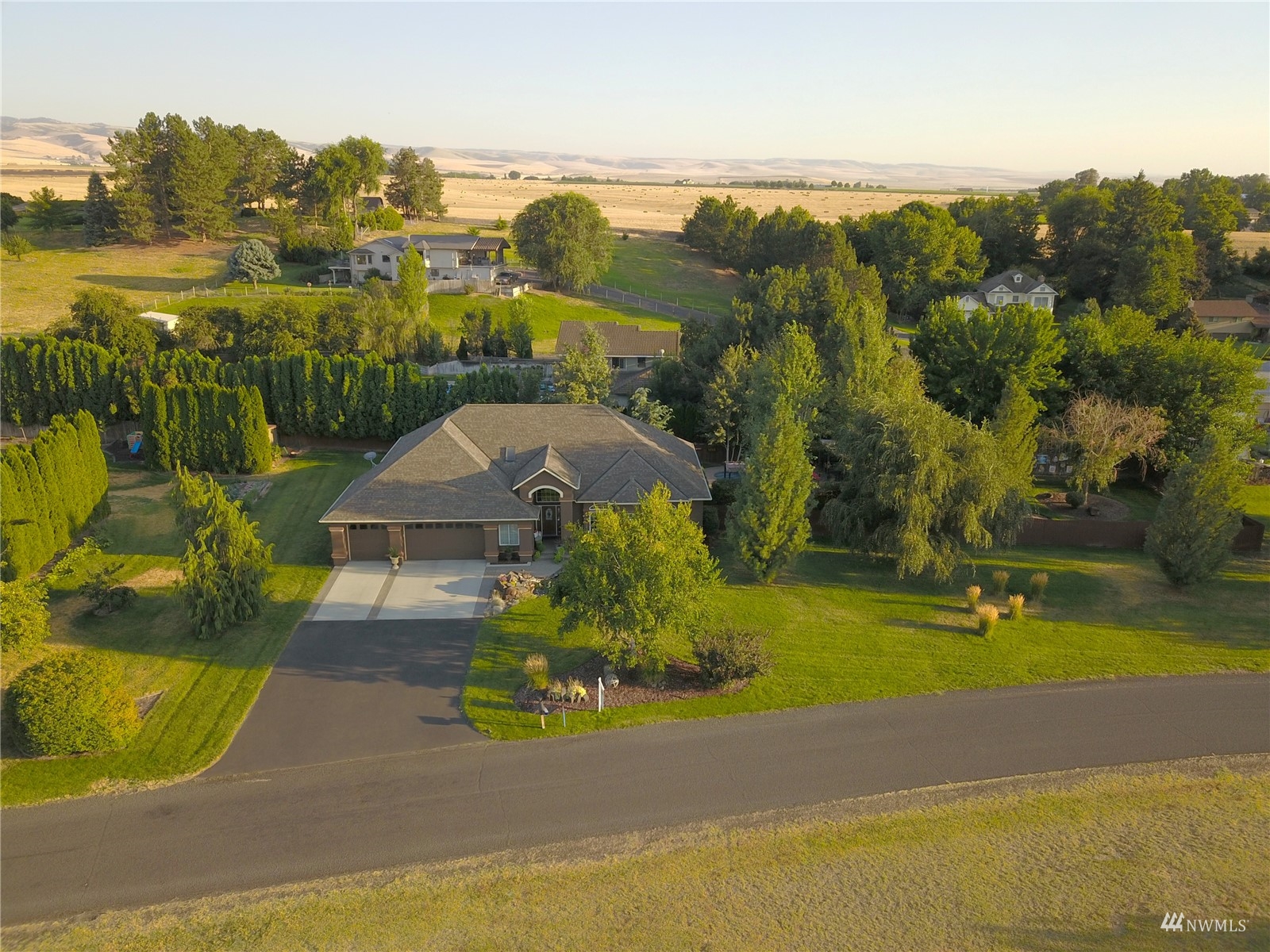 1484 Wheatcrest Road Walla Walla, WA 99362 - Photo 2 of 40 Gallery Image 2
