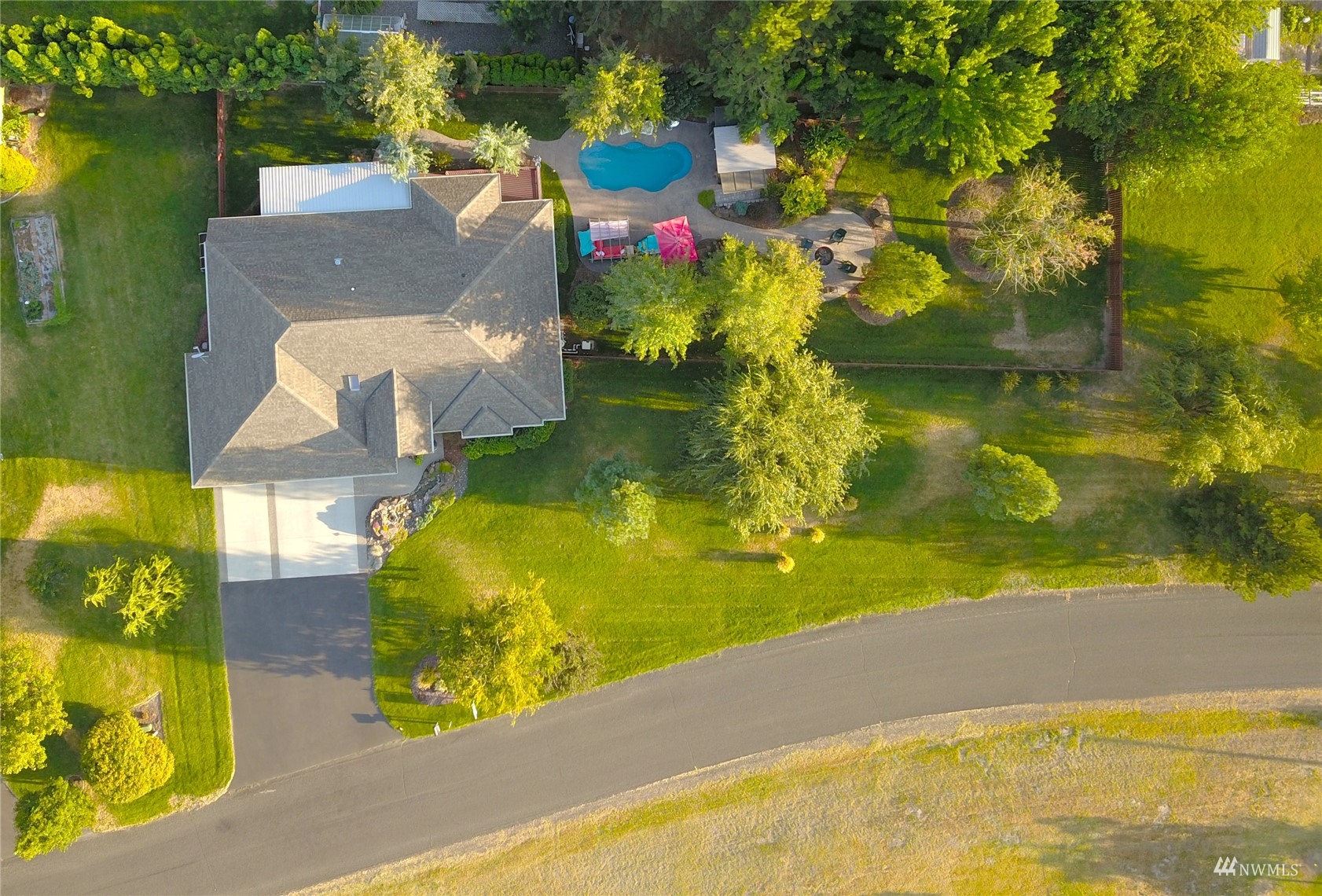 1484 Wheatcrest Road Walla Walla, WA 99362 - Photo 3 of 40 Gallery Image 3