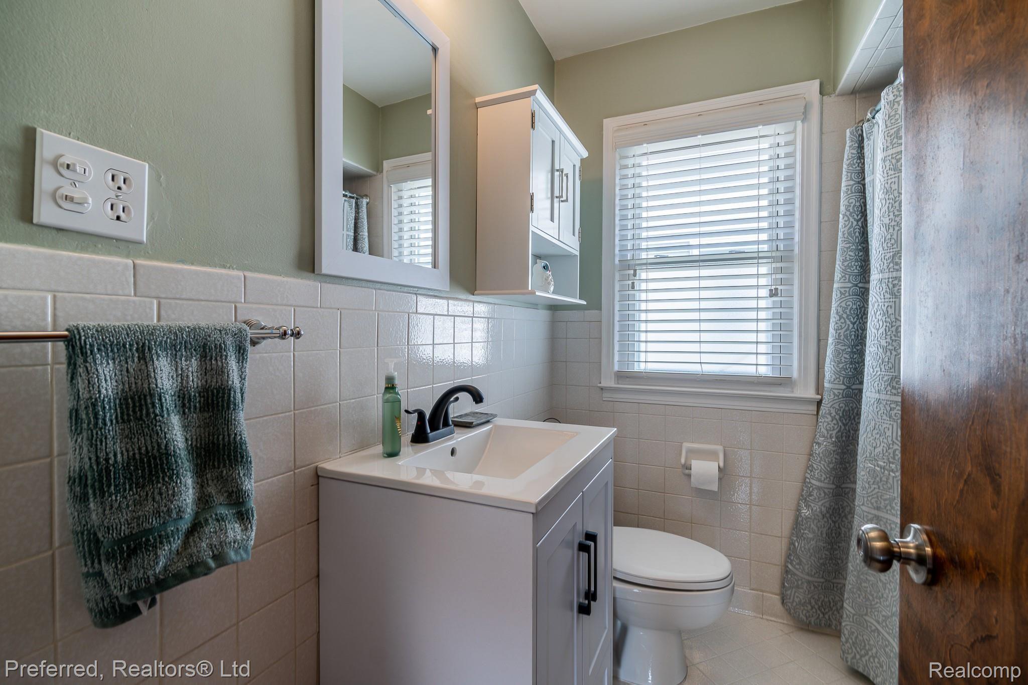 3432 Chester Road Royal Oak, MI 48073 - Photo 12 of 29 Chester-15.jpg